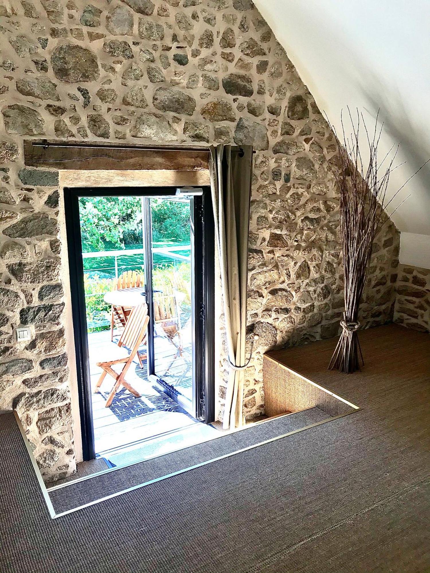 À L'orée Du Bois Pommerit-le-Vicomte Esterno foto
